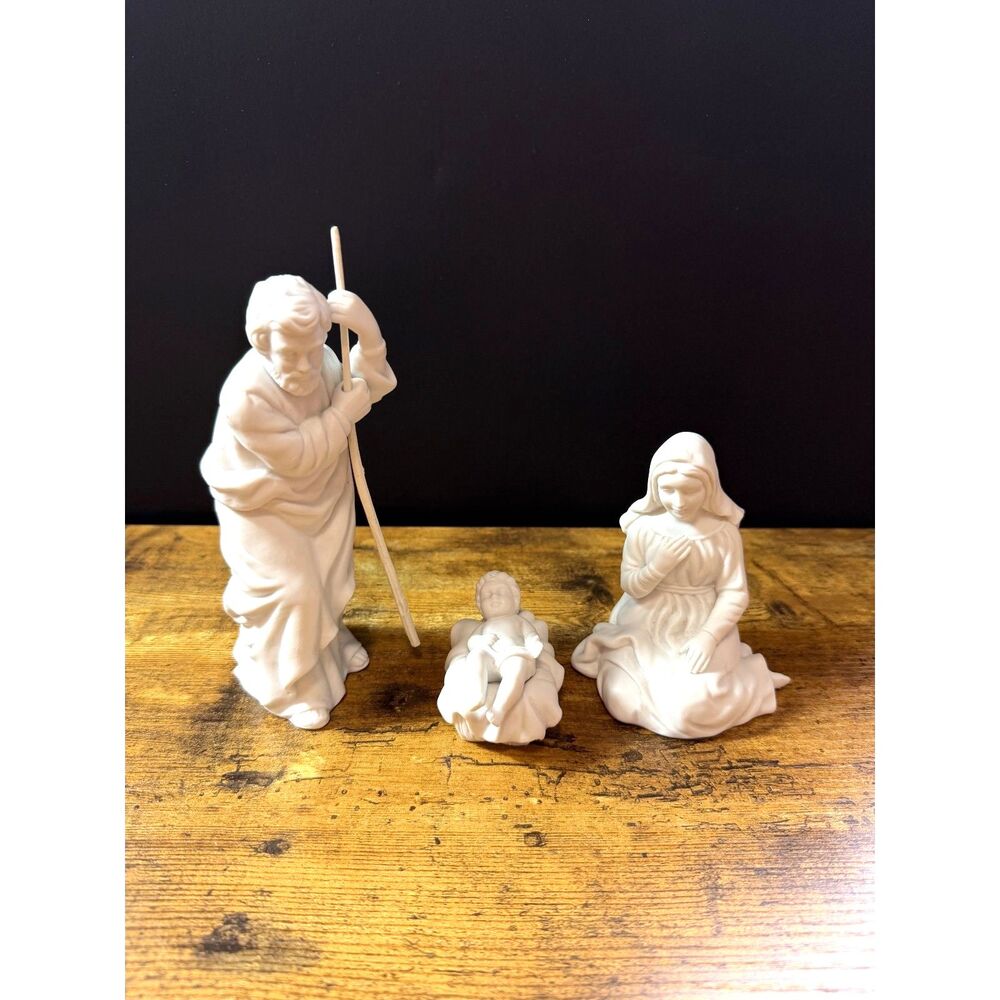 Vintage 1981 Avon Nativity Holy Family 3 Porcelain Figurines Original Box